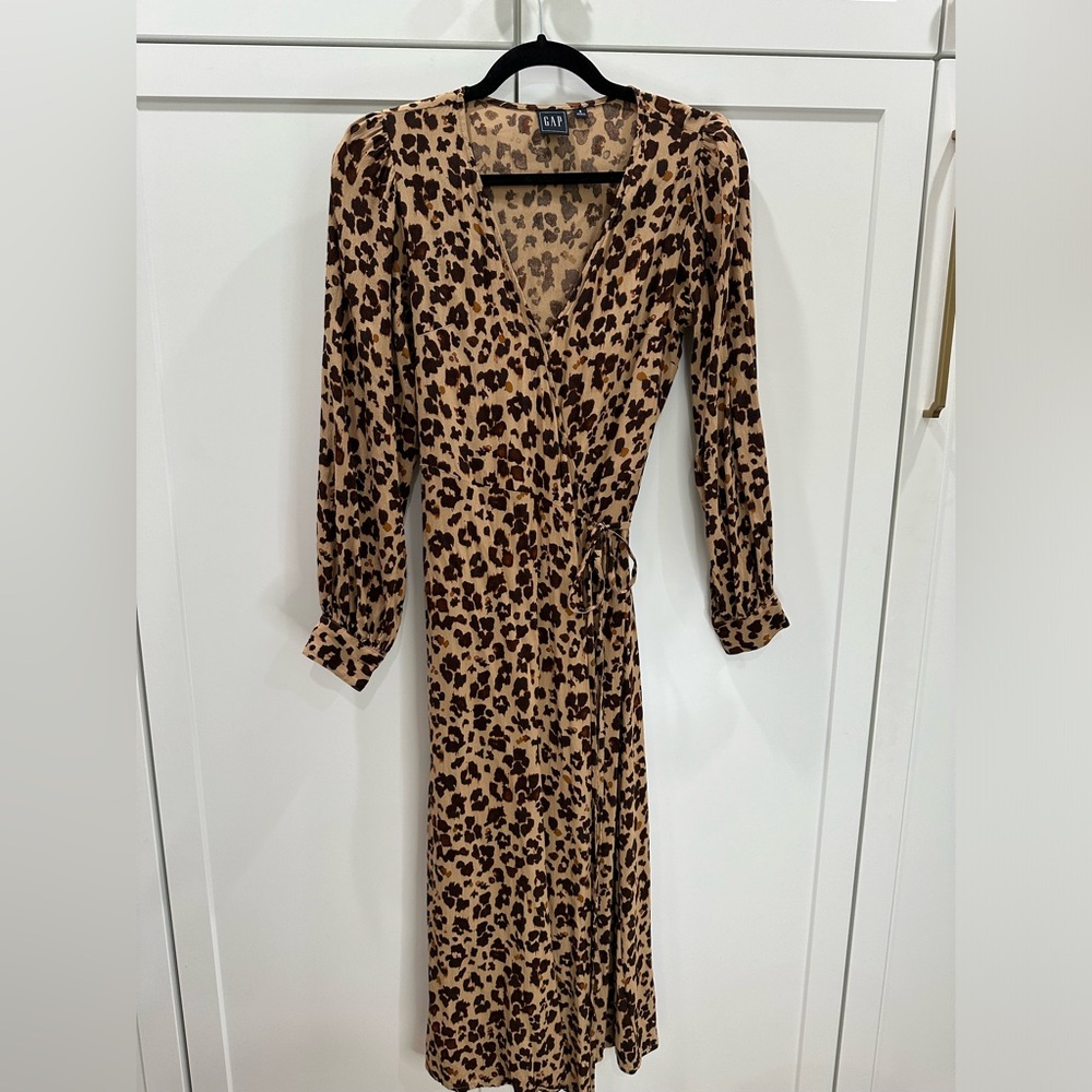 GAP size 8 leopard print wrap maxi dress